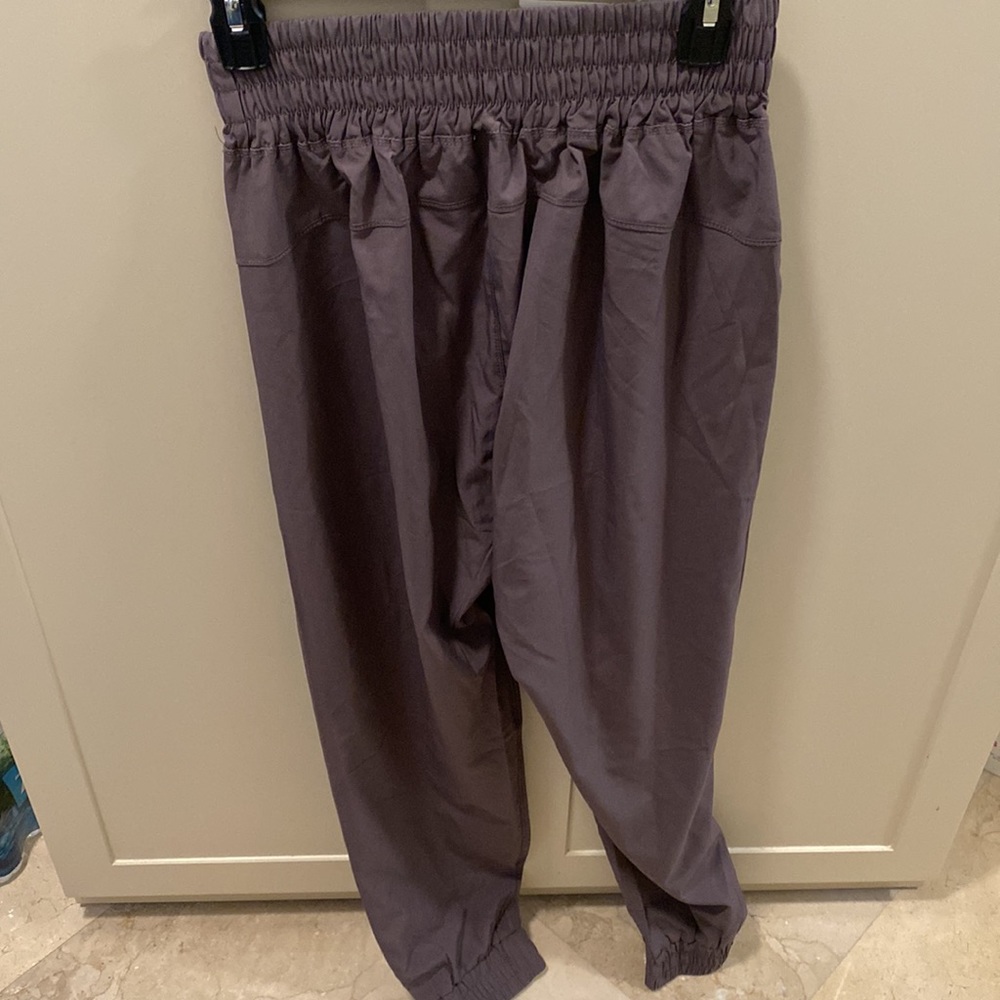 Halara yoga high waist joggers - Picture 2 of 5